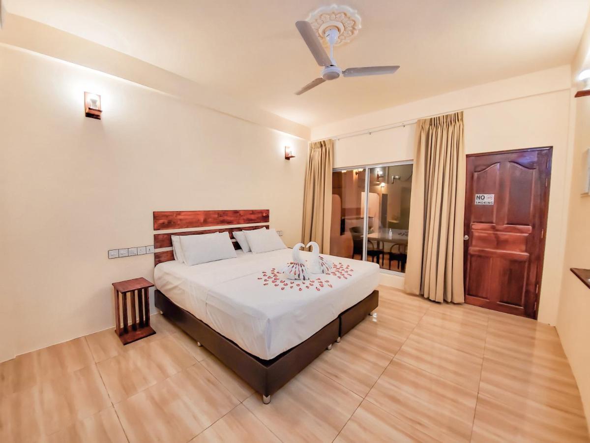 Shoreline Grand Guest house *