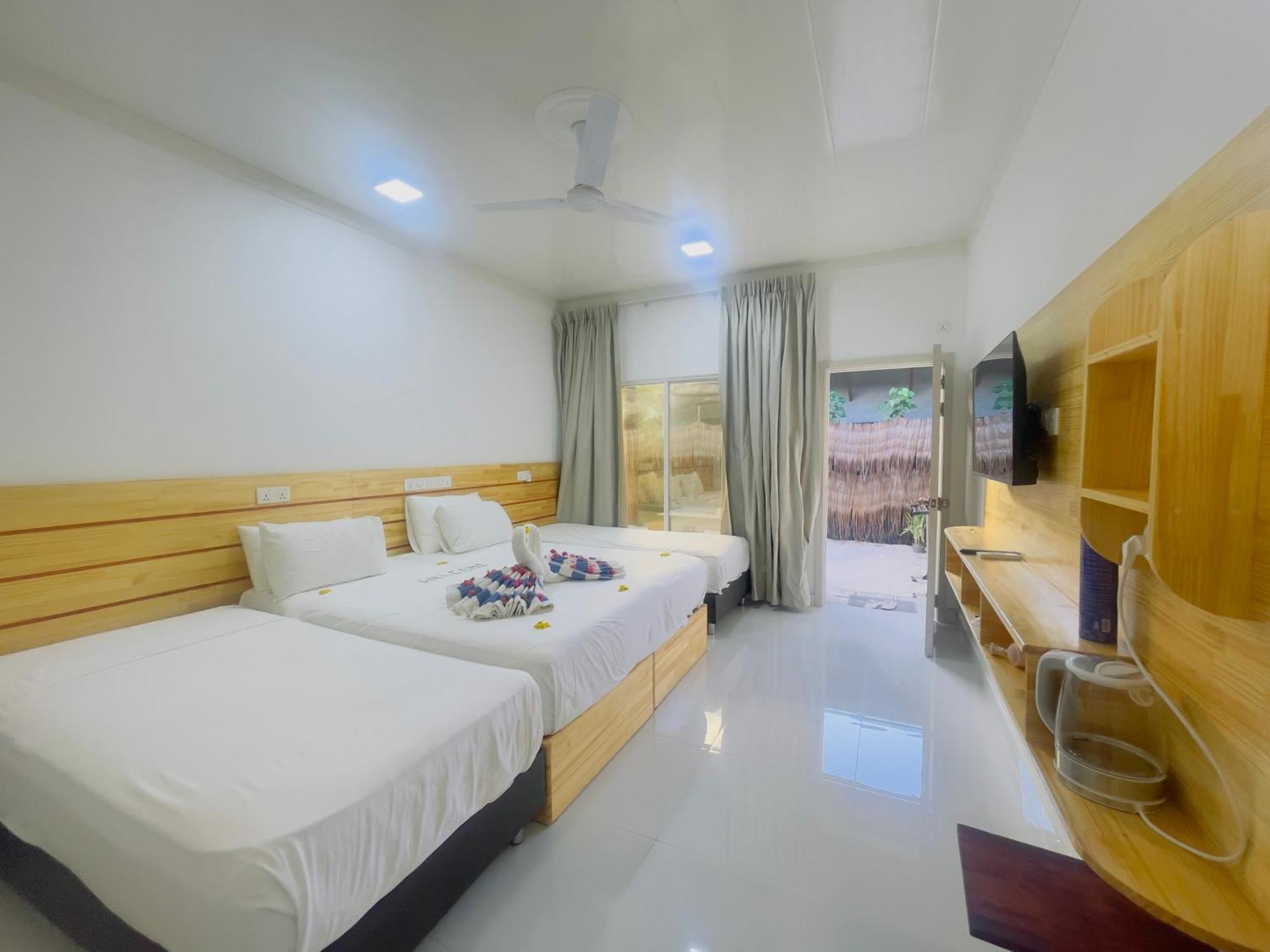 Shoreline Grand Guest house Thoddoo